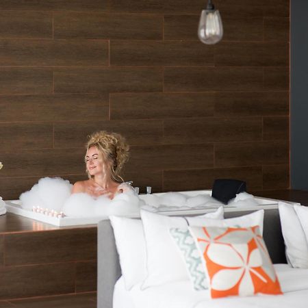 סיהאנוקוויל White Boutique Hotel And Residences מראה חיצוני תמונה