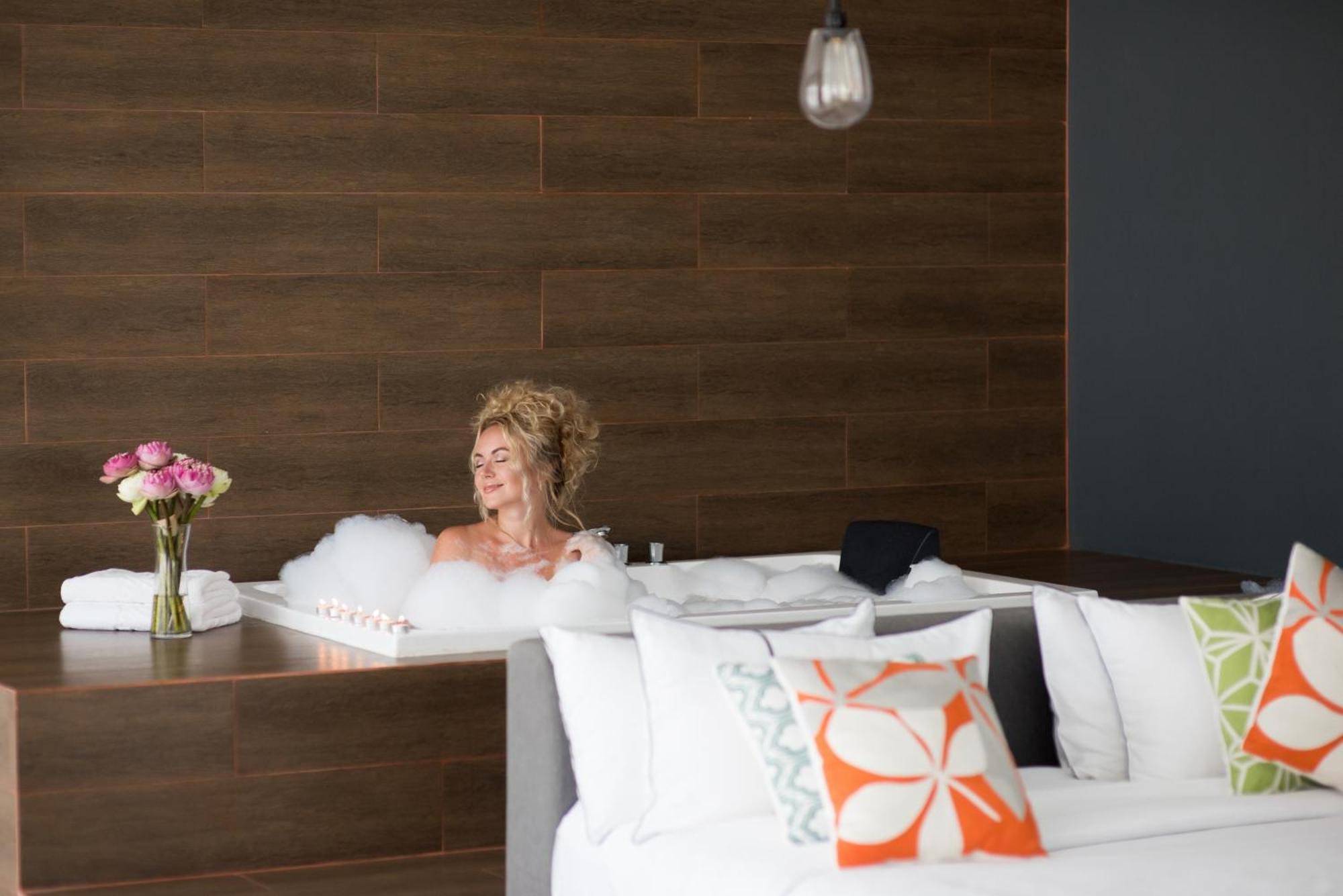 סיהאנוקוויל White Boutique Hotel And Residences מראה חיצוני תמונה